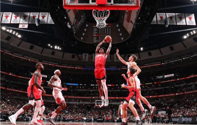 百家乐官方网站-【现场】申京带队豪取5连胜 火箭刮起青春风暴